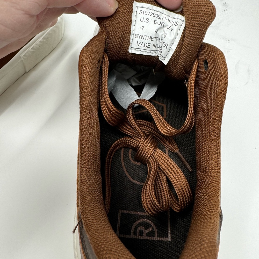 NWOB Levi's Men's Munro Retro Low-Top Sneakers Vegan‎ Leather Size 7 Never Worn - Picture 12 of 14
